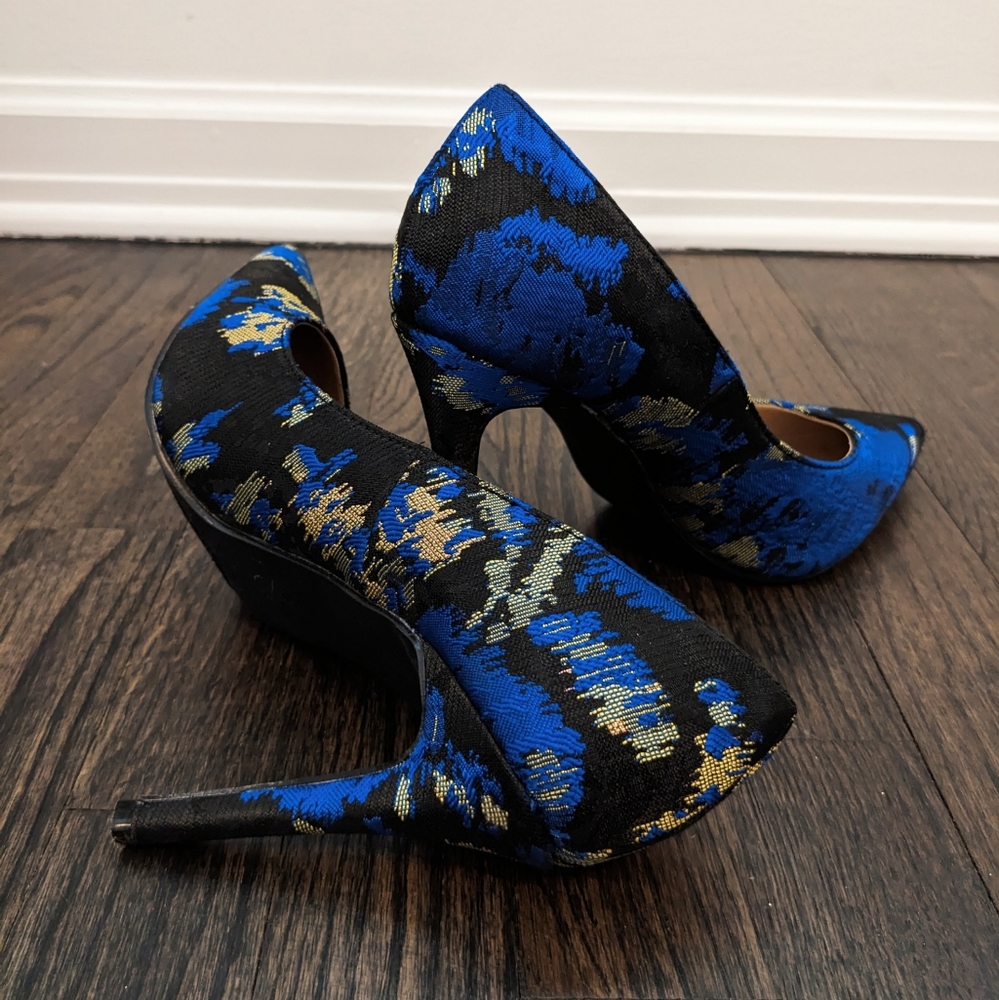 Penny Loves Kenny Opus Abstract Pumps